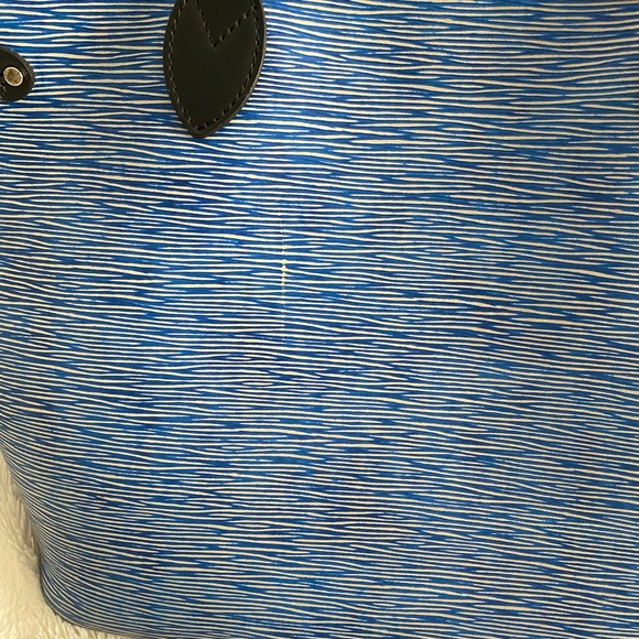 Beautiful Louis Vuitton Epi Leather Neverfull MM - Picture 4 of 14